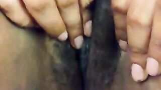 Morena latina se masturba rico