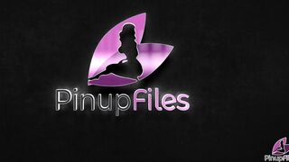 Super sexy Kym Graham wants you to fantasize her natural tits