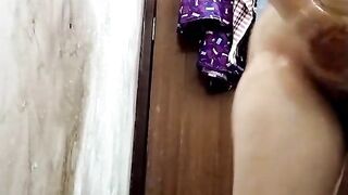 Bhabhi Desi bath in bathing when her husband go to office