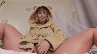 Teddy Coat Wearing Teen Just Couldn't resist her vibrator