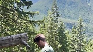 Risky outdoor quicky right on the trail - creampie ending