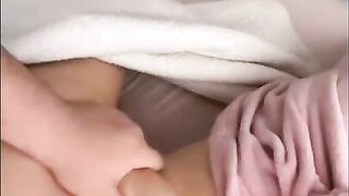 Namorada novinha rabuda dando de quatro