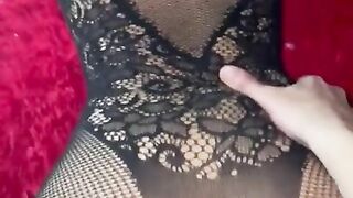 GRAN POLLA ME PENETRA EN CUATRO