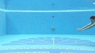 Hot big ass euro milf Sazan underwater erotics