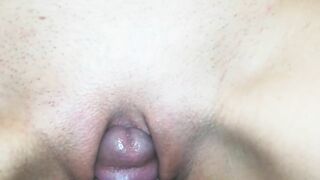 CETTE JEUNE MAMAN EST BAISÉE EN GROS PLAN