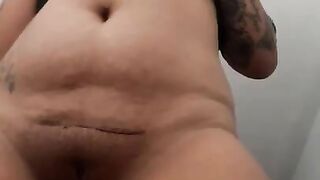 my girlfriend sends me a video showing me her vagina and everything inside her