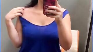 Soy una mujer ardiente, ando cachonda en el supermercado y pase al vestidor a tocarme