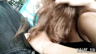 Mamada en público en un parque con mi novia (Casi la pillan con mi verga en la boca)