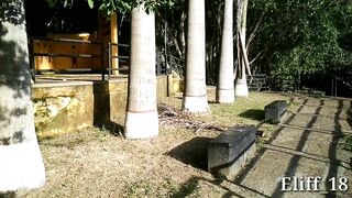 Mamada en público en un parque con mi novia (Casi la pillan con mi verga en la boca)