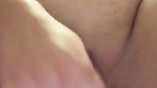 Babygirl mastrubates thinking about Daddy’s big cock