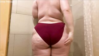 Пышка с волосатой киской ласкает себя в душе. Irina Priroda / Ирина Природа