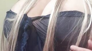 Watch this sexy lady Susi in blu underwear showing pussy rubbing muffinpussy