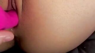 18 Jährige bekommt das erste mal etwas in den Arsch gesteckt!