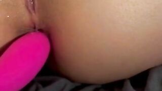 18 Jährige bekommt das erste mal etwas in den Arsch gesteckt!