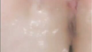 snapchat sexting horny college slut while she masturbates in the bath