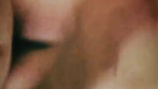 Fick und schlag mich noch härter!!! Sexy Nachbarin schreit beim Orgasmus