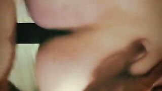 Fick und schlag mich noch härter!!! Sexy Nachbarin schreit beim Orgasmus