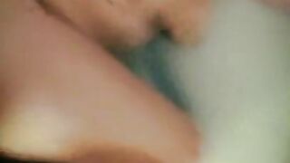 Fick und schlag mich noch härter!!! Sexy Nachbarin schreit beim Orgasmus