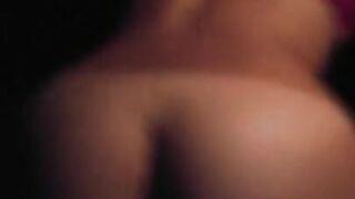 Trombo la fidanzata del mio migliore amico in macchina