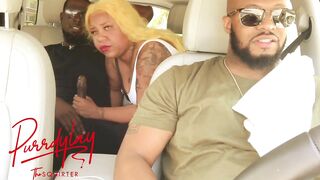 UBER DRIVER WIFES FUCKS RIDER