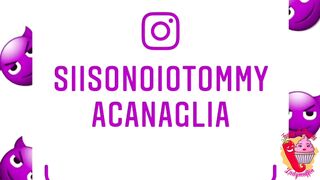 Alla milf tettona le scopano l'ascella