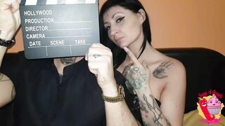 Alla milf tettona le scopano l'ascella