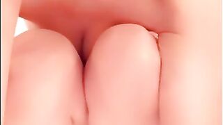 MY SITTING PEE IN SHOWER / CUTE TEEN GIRL PEES / SHY PISSING PEE SNAPCHAT