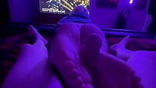 Stroking daddy’s cock with my sexy feet