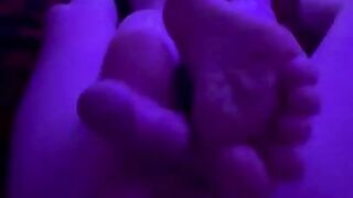 Stroking daddy’s cock with my sexy feet