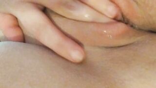 Solo fuck and squirt