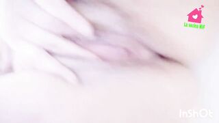 The milf neighbor in the hospital cums for a client who asks her to squirt