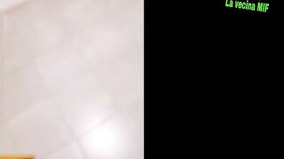 The milf neighbor in the hospital cums for a client who asks her to squirt