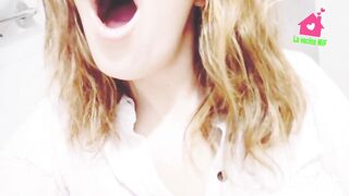 The milf neighbor in the hospital cums for a client who asks her to squirt