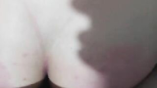 Fodendo gostoso a magrinha de bruços