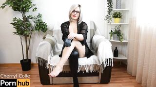 SEXY MATURE WOMAN IN LEATHER LIKE STOCKINGS