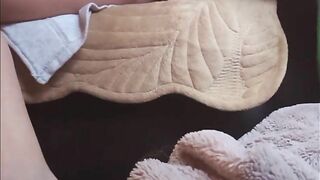 Hot BBW cougar MILF destroys her cunt until she cums and trickles ????