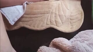 Hot BBW cougar MILF destroys her cunt until she cums and trickles ????