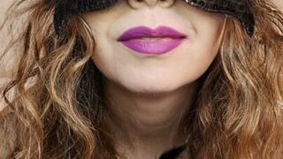 PREVIEW: Milf in black lace, cat mask, tits and ass!