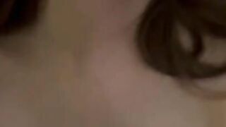 【ハメ撮り】背面騎乗位でハメ潮大量