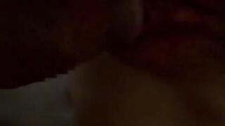 【ハメ撮り】背面騎乗位でハメ潮大量