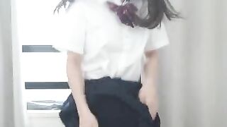 女子大生まな 日本の女子高生が下着を覗かれてしまう瞬間を再現 119