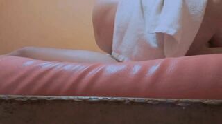 My boyfriend fuck me hard after I showered ????????????