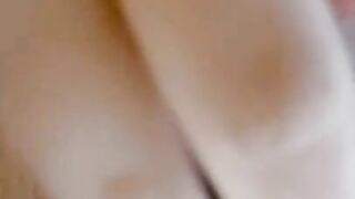 Japanese girl’s close up pussy. Please cum inside me♡