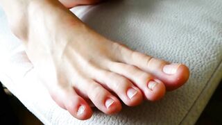 sweaty feet - verschwitzte Füße - german foot fetish