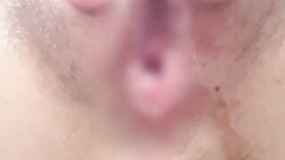 【 個人撮影 】 人妻の豪快なパイパンおなにー