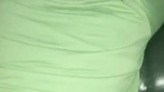 素人 個人撮影 寝起きのぽっちゃり妻にバックで中だしパート① ハメ撮り バック スマホ撮り 中だし japanese