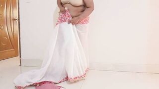 Tamil 69y Old Hot Stranger Aunty Wear White Color Saree While Go to School For Teaching Then a 18+ Guy Came & fuck Her