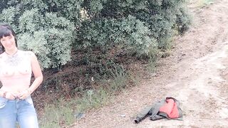 Quiero Que me Destroces Follandome En El Campo. Masturbación exterior. Outdor.