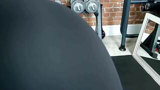 Ebony Honey's workout session with personal trainer