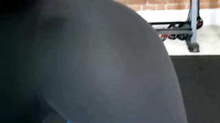 Ebony Honey's workout session with personal trainer